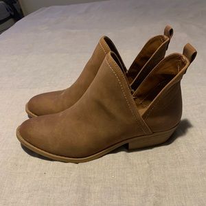 Brown low boots